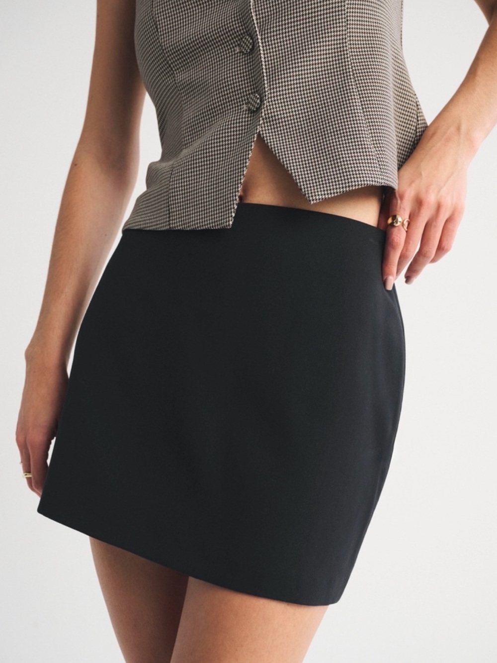 A&F Scarlett mini skort
